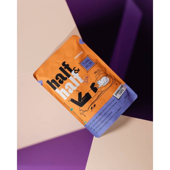 Вологий корм для котів Half&Half Sterilized pouch 100 г - тунець - masterzoo.ua